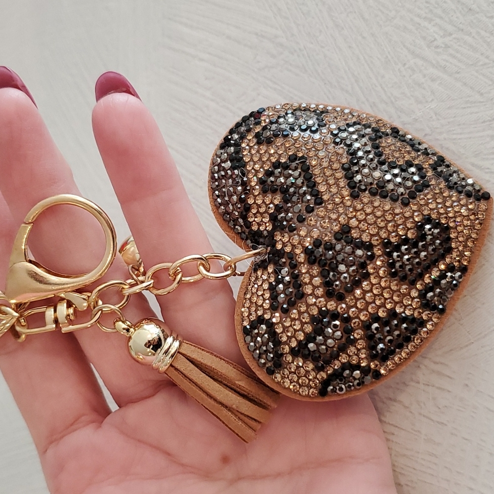 Animal print puffy heart tassel ball brown tan keychain mob wives - Picture 2 of 5